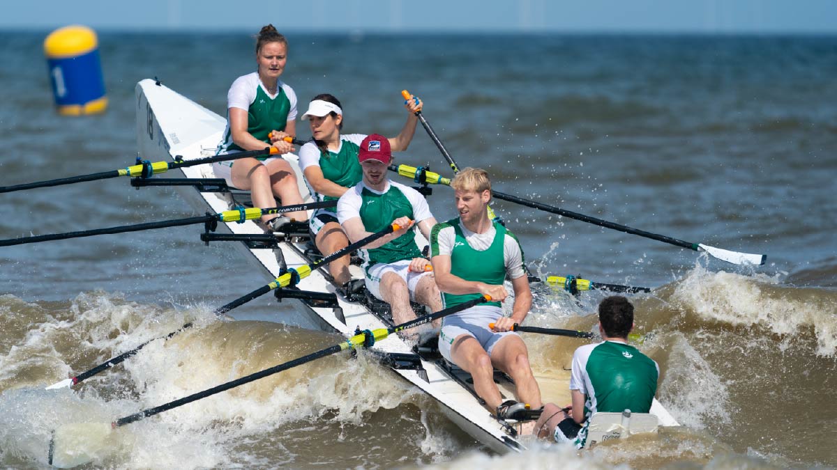 Argo rowers fight big waves at the 2026 KNSRB/NK Beach Sprints