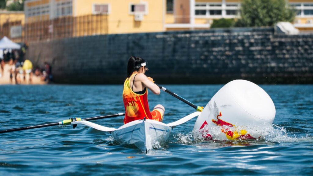China's Zhu Weiwei turns on her way to winning gold in the under-19 women's solo.