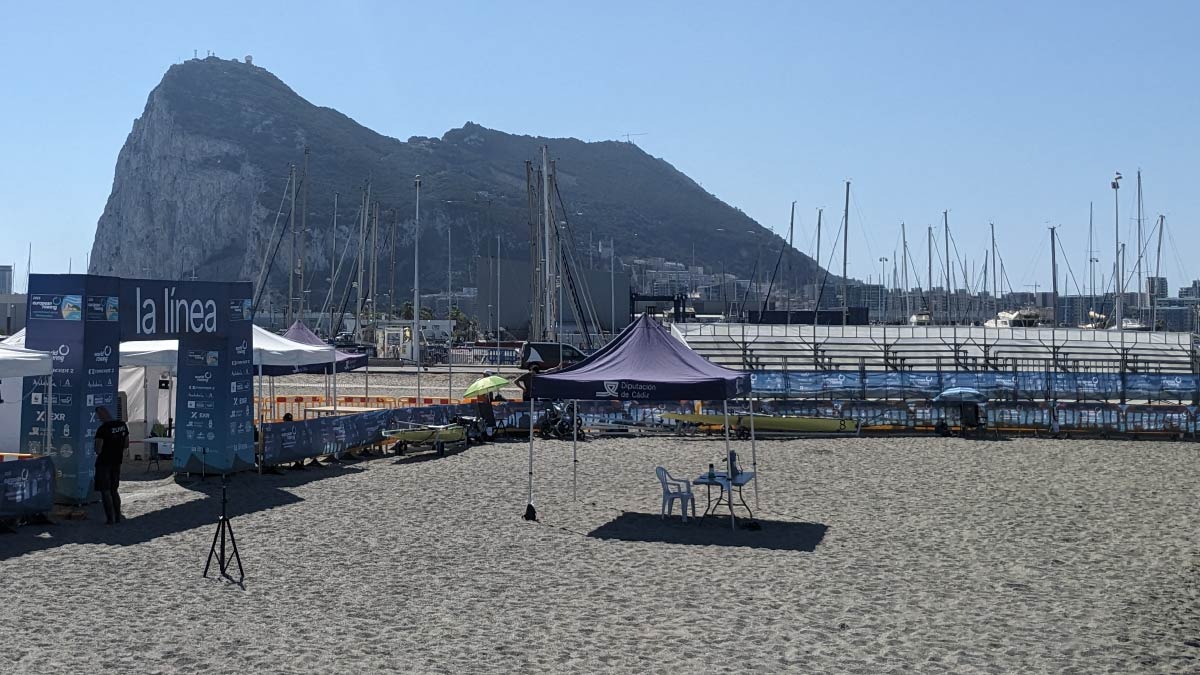 La Línea prepares for the 2026 European Beach Sprint Championships.