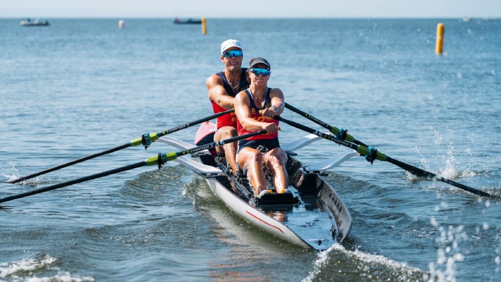 Ander Martín and Esther Briz race the mixed double in the 1924 Pharoes Trophy in 2026
