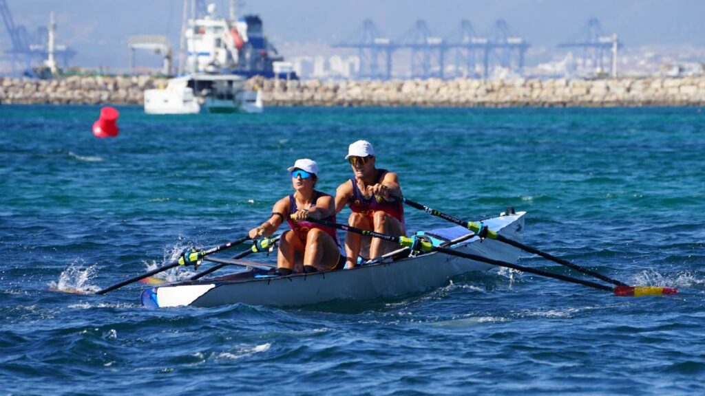 Teresa Díaz races with Miguel Sala at the 2026 European beach sprint championships